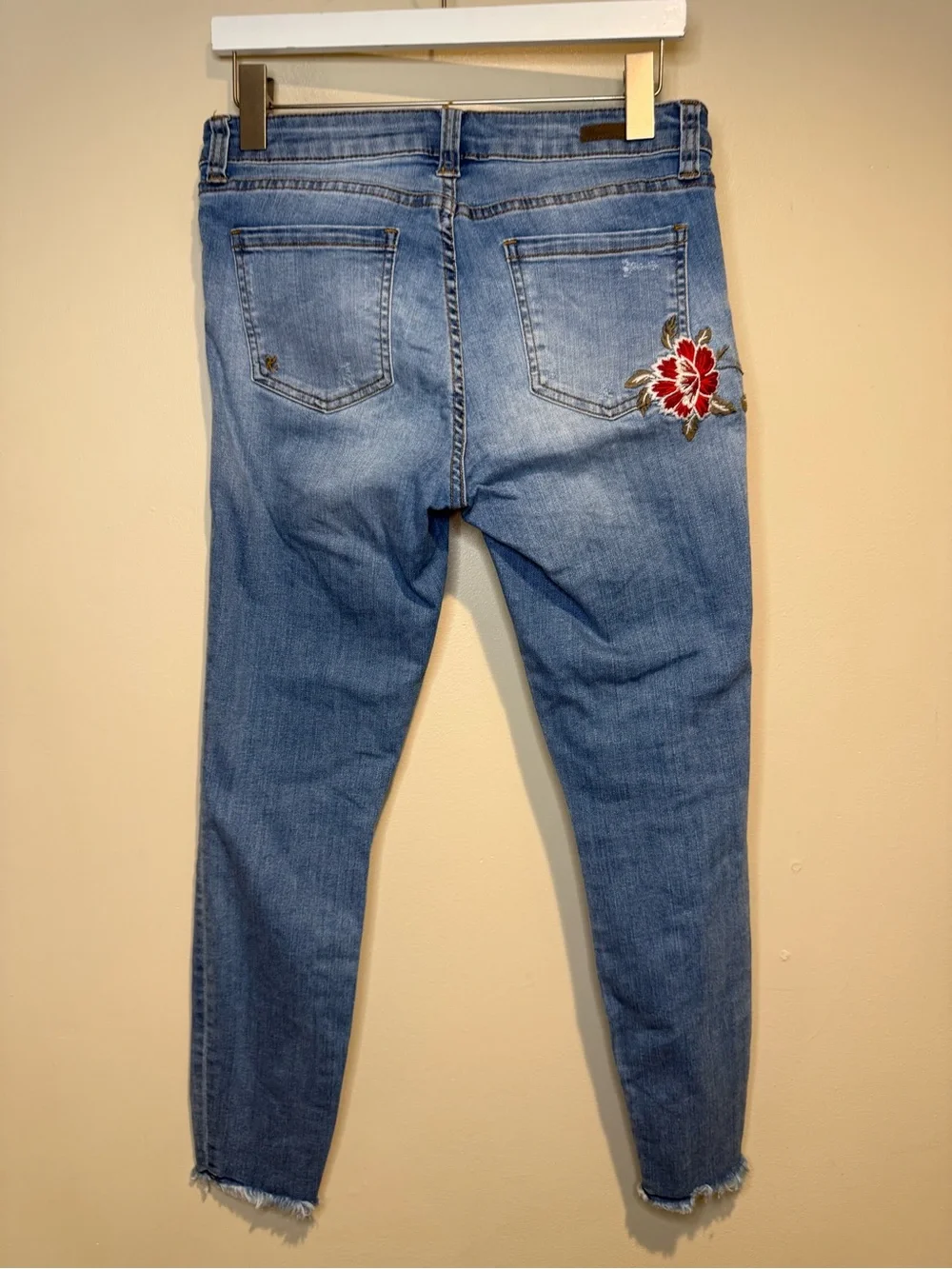 Kut From the Kloth Jean Connie Ankle Skinny embroidered flowers size 8